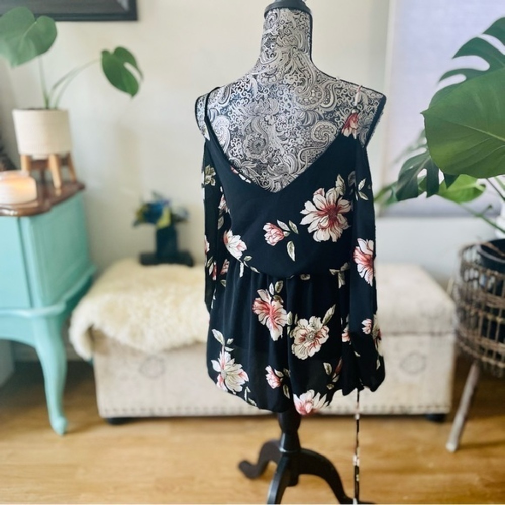 Floral Romper with Open Long Cutout Sleeves - Picture 5 of 7